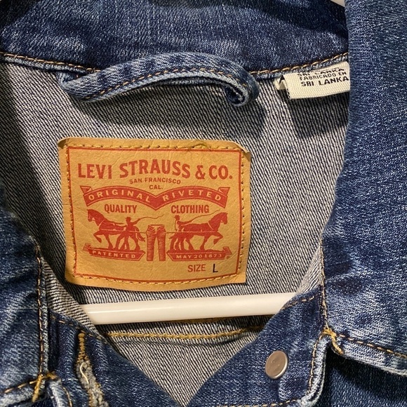Levi’s Stretch Denim Jean Jacket EUC - Picture 3 of 12